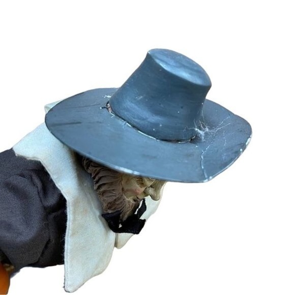 Lynn Haney Holiday Collection Thanksgiving Pilgrim Man Figurine Pumpkin Fall - Picture 10 of 12